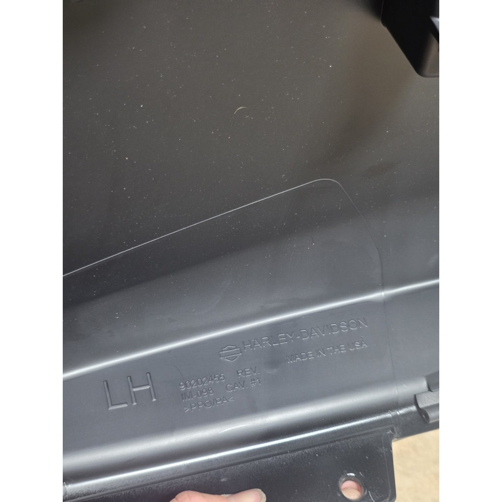 OEM 23 CVO 24-26 Harley Touring Street Glide Saddlebag Lids Set Vivid Black - Picture 7 of 8